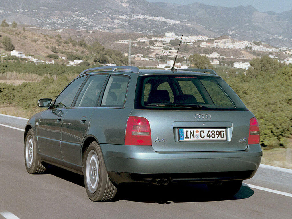 Audi A4 I (B5) Универсал 5 дв. 1996—2001