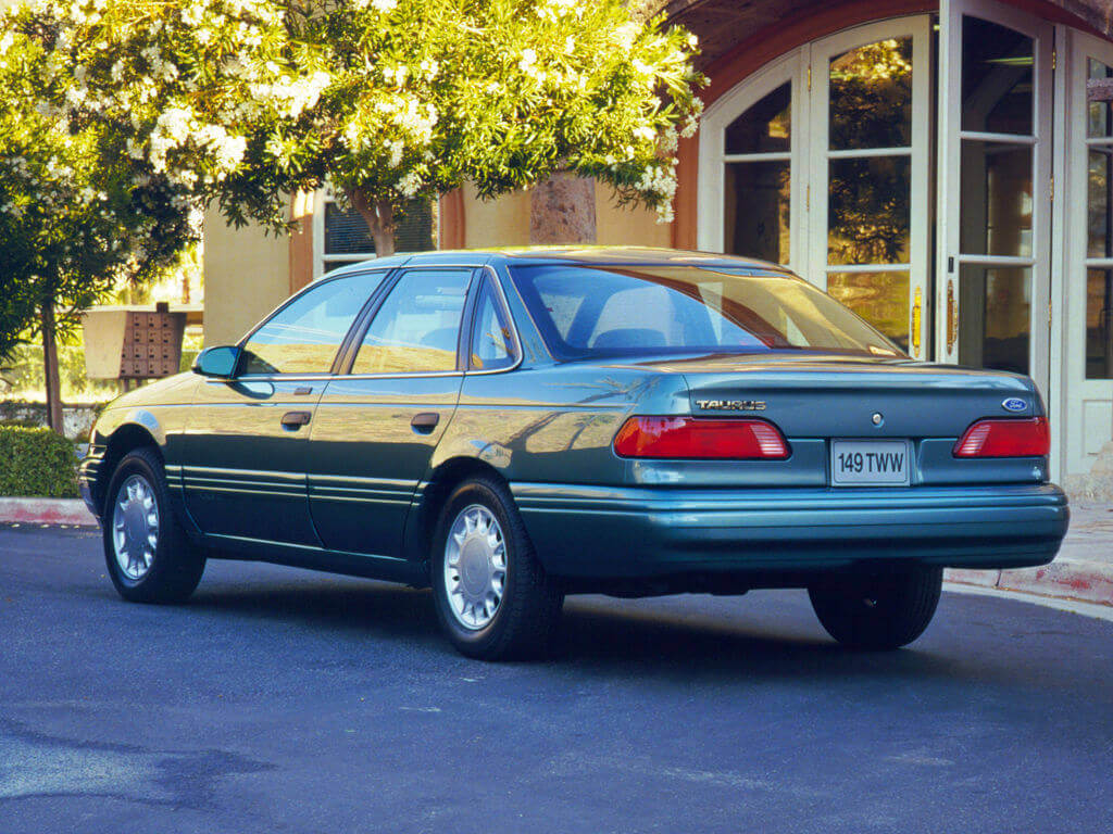 Ford Taurus II Седан 1992—1995