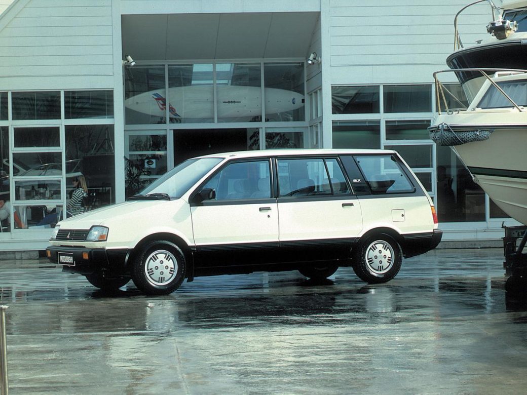 Mitsubishi Space Wagon I Компактвэн 1984—1991