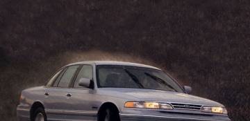 Ford Crown Victoria I Седан 1992—1997