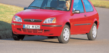 Mazda 121 III Хэтчбек 3 дв. 1996—2000